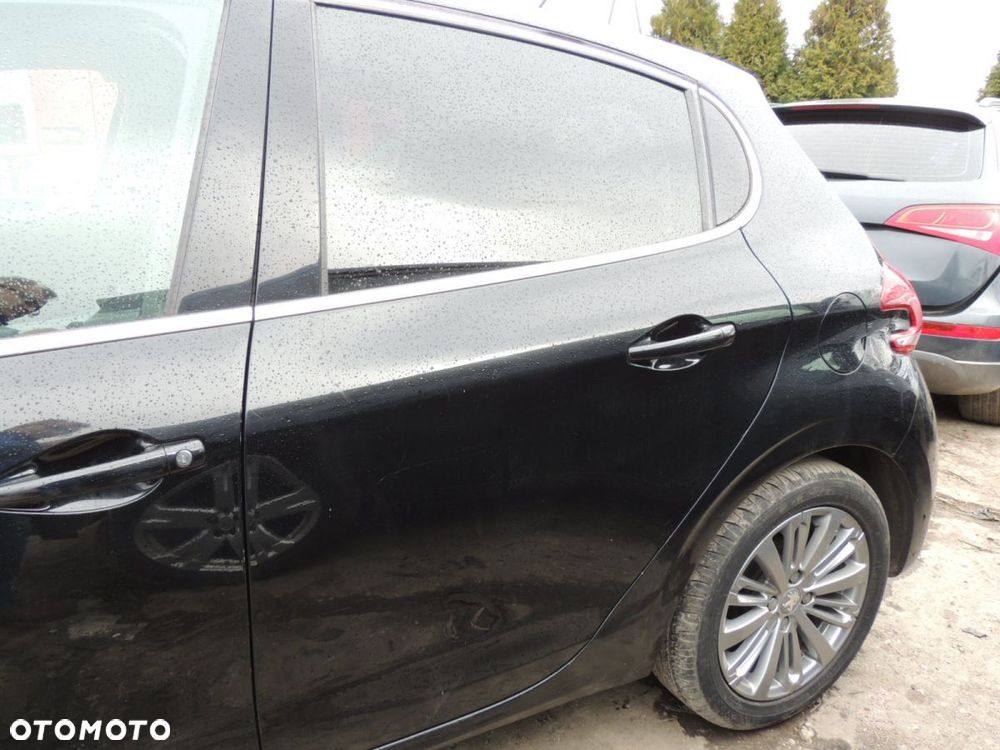 Drzwi lewy tył Peugeot 208 lift - 1