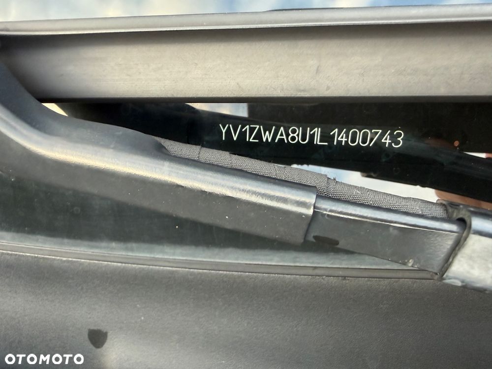 Volvo V60 D4 R-Design - 12