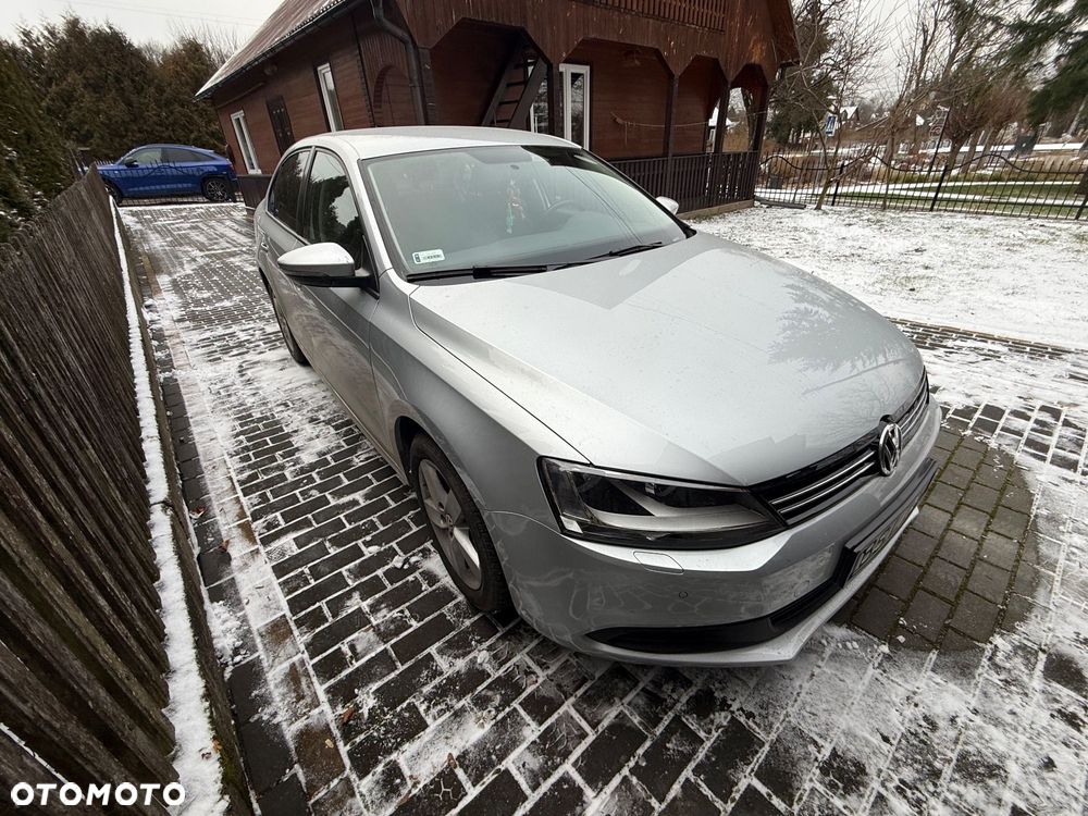 Volkswagen Jetta 1.6 TDI Comfortline - 4