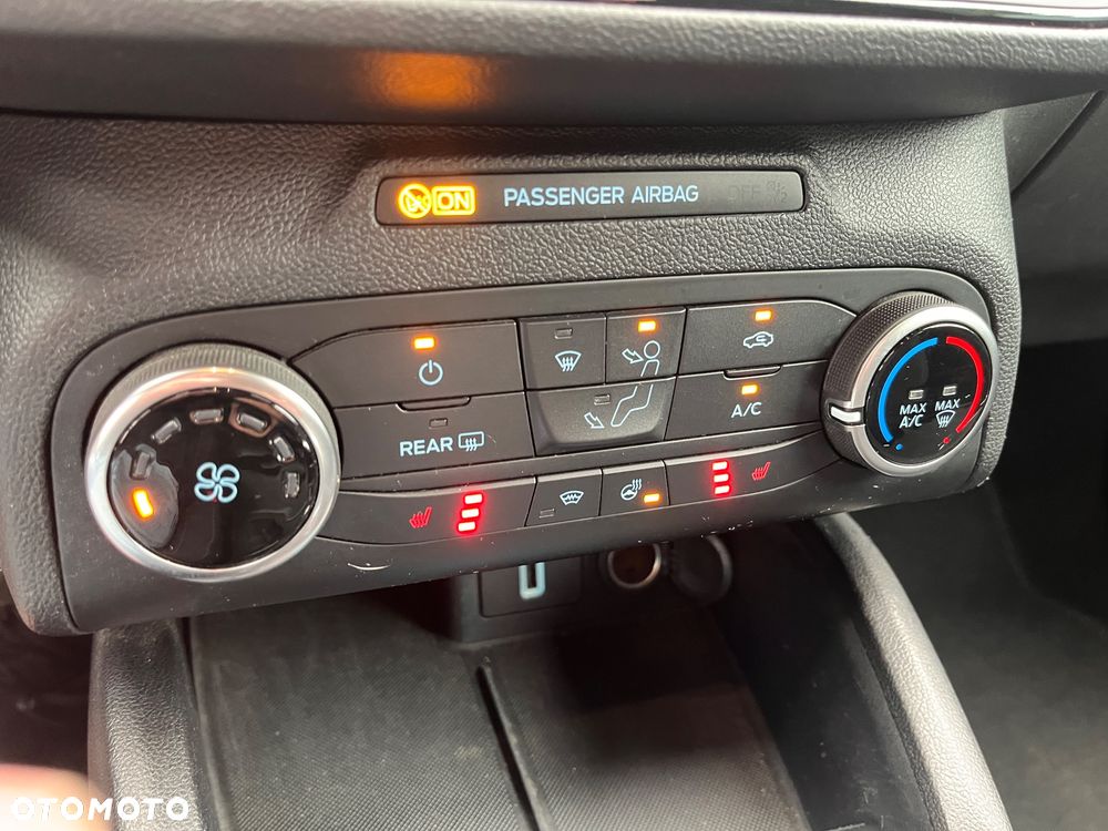 Ford Focus 1.0 EcoBoost Start-Stopp-System ST-LINE STYLE - 37
