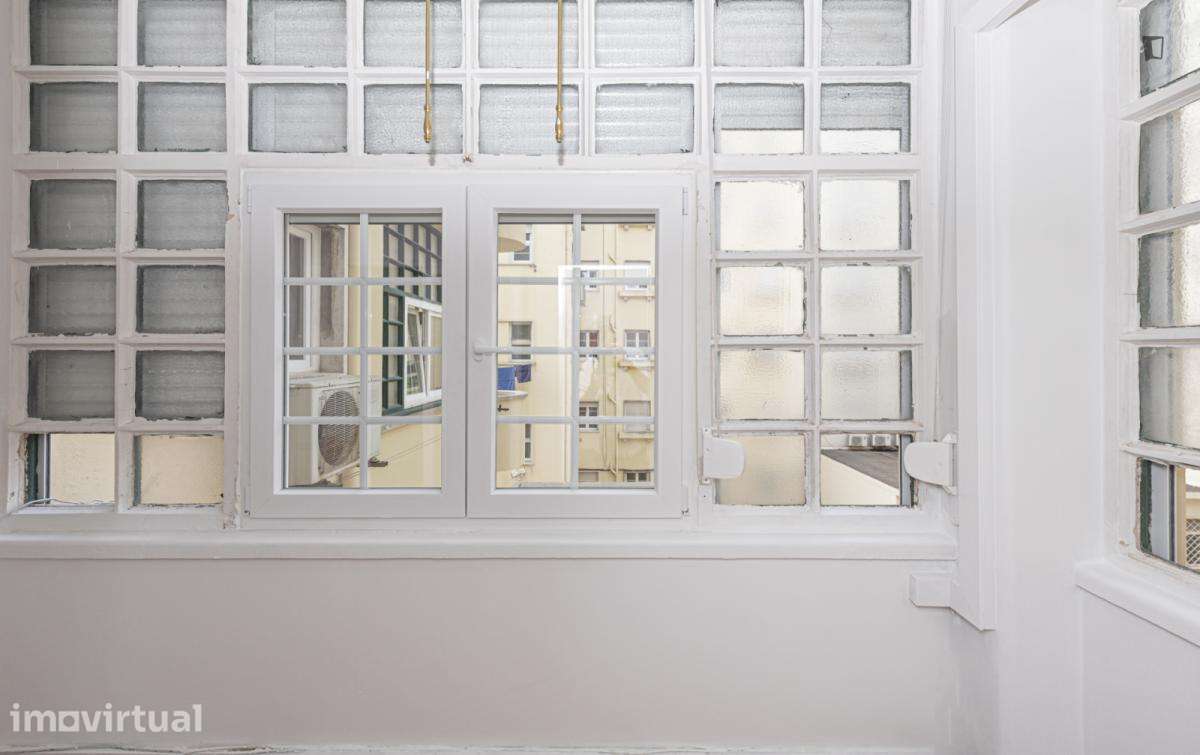 Quarto - localizado em Marquês de Pombal Lisbon - Grande imagem: 4/19