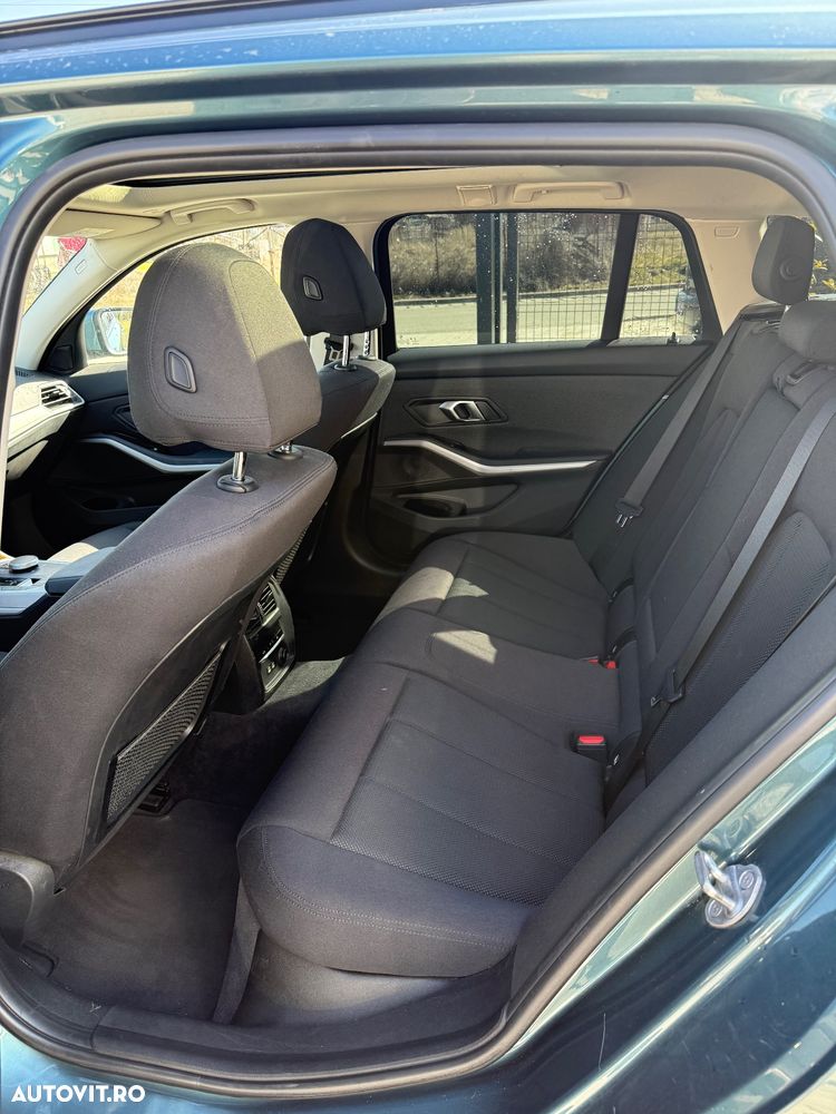 BMW Seria 3 320i Aut. - 7