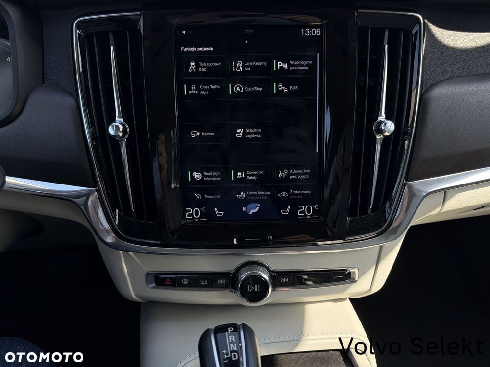 Volvo V90 Cross Country - 20