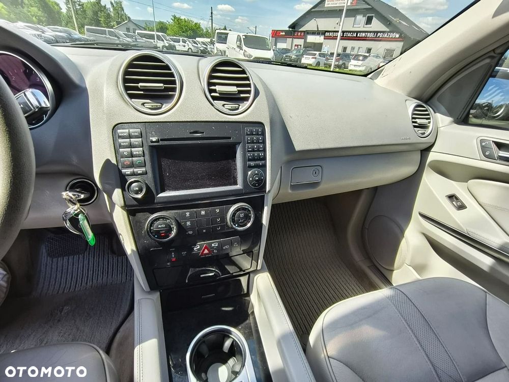 Mercedes-Benz ML - 13