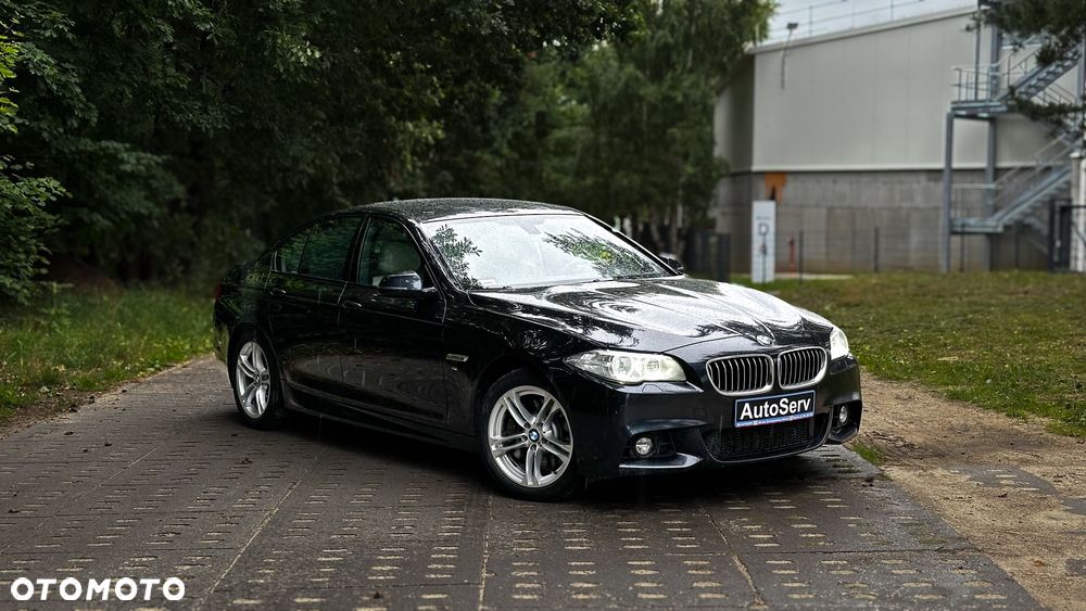 BMW Seria 5 528i xDrive Sport-Aut Luxury Line