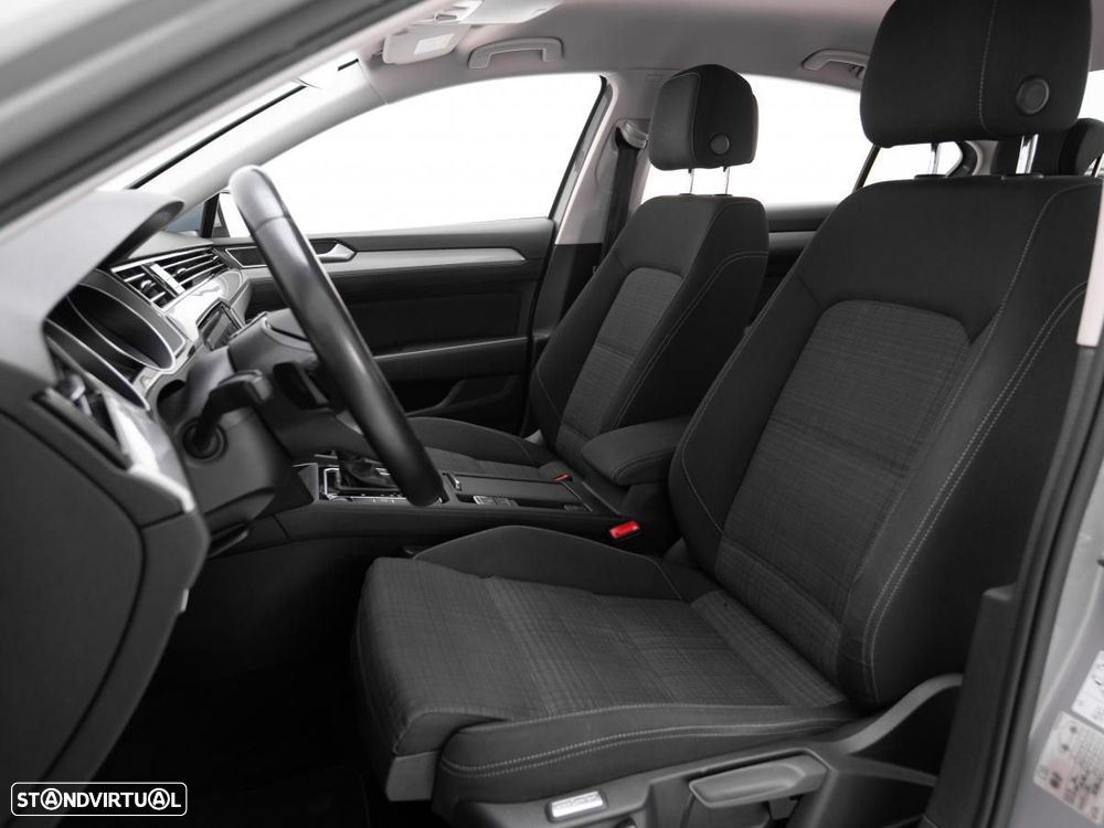 VW Passat 2.0 TDI Business DSG - 8