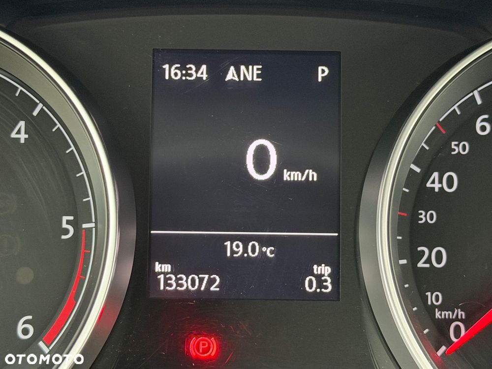 Volkswagen Golf - 33