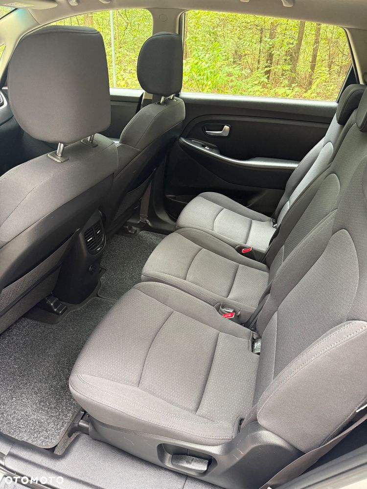 Kia Carens 1.7 CRDi 115 Dream Team Edition - 11