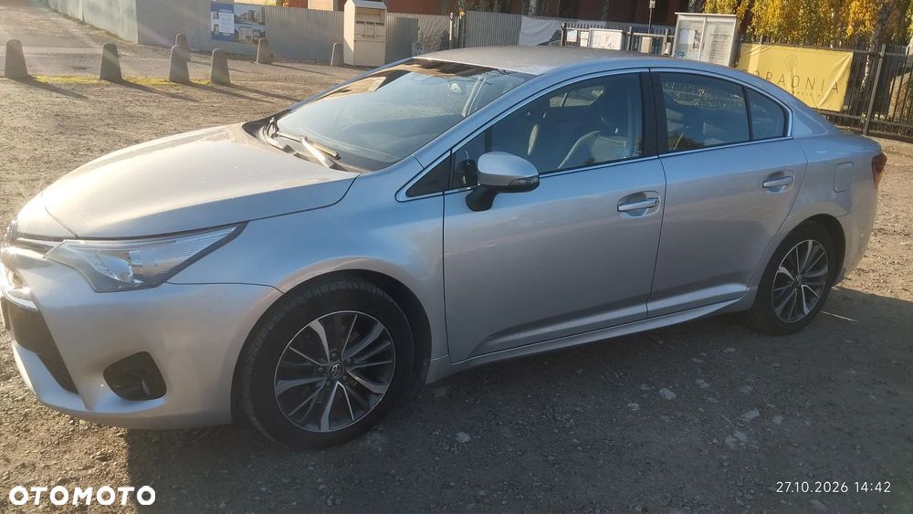Toyota Avensis 2015 photo 5