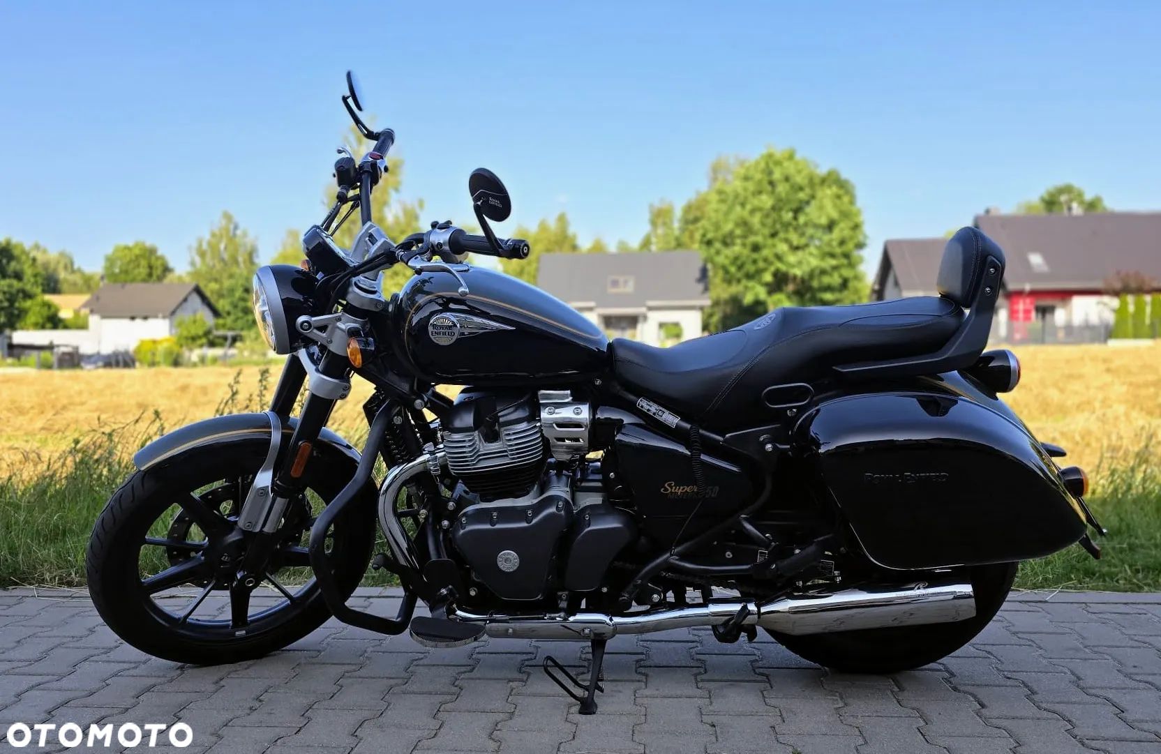 Royal Enfield Super Meteor - 1