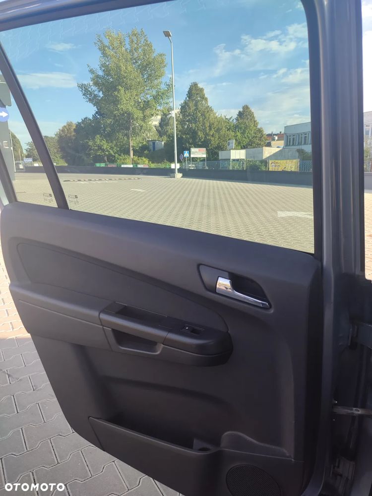 Opel Zafira - 30