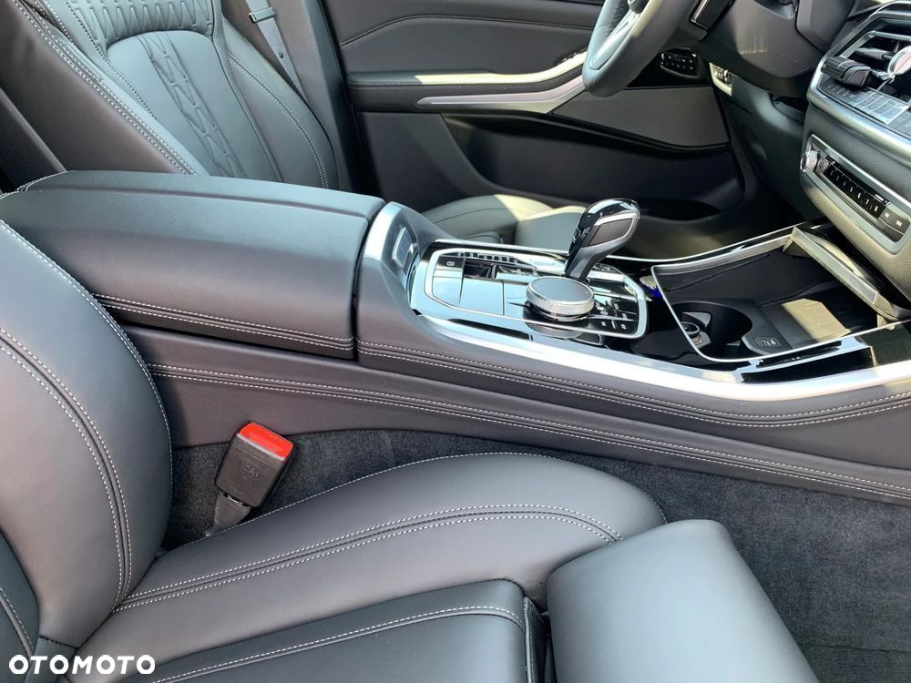 BMW X5 M M50d - 23