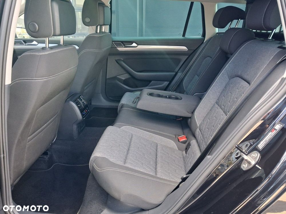 Volkswagen Passat 2.0 TDI SCR DSG Business - 8