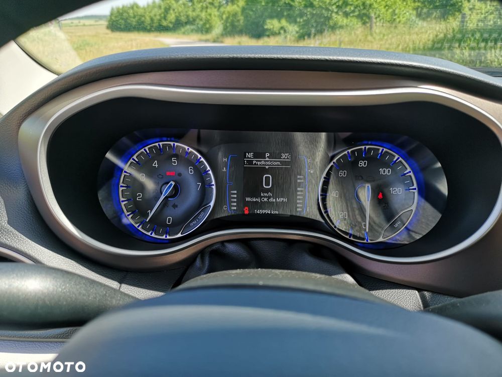 Chrysler Pacifica - 27