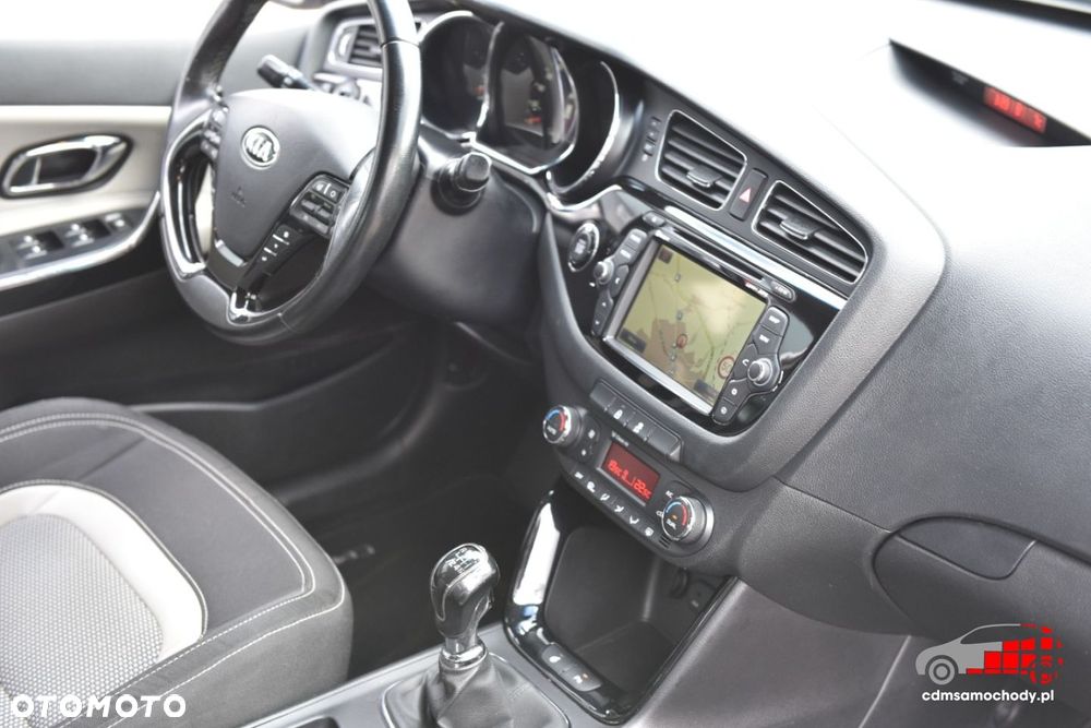 Kia Ceed - 24