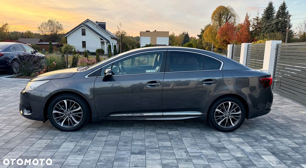 Toyota Avensis - 6