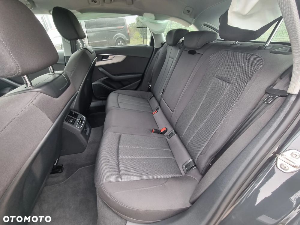 Audi A4 Avant 35 TDI S tronic - 10