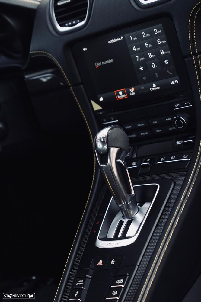 Porsche 718 Cayman GT4 PDK - 12