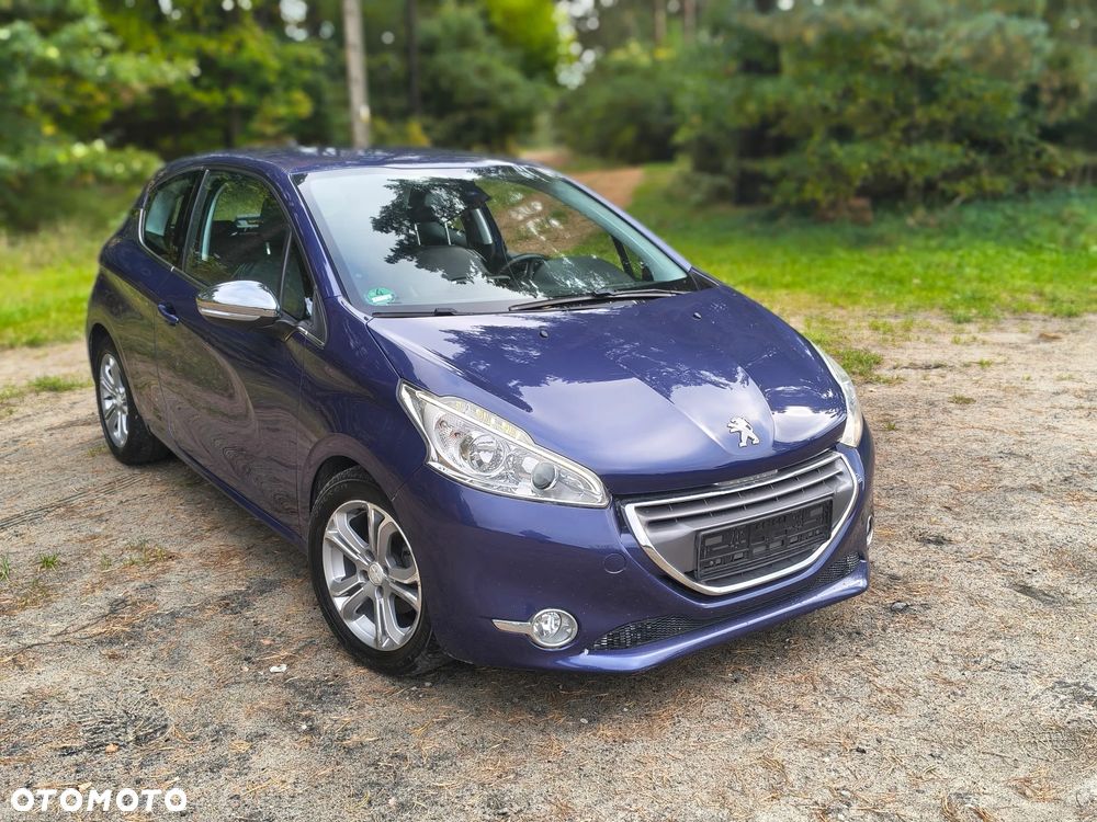 Peugeot 208 - 12