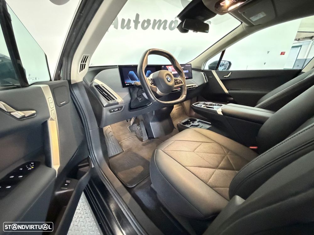 BMW iX xDrive 40 - 13
