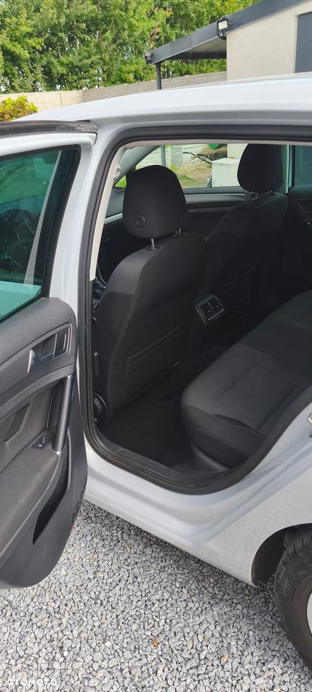 Volkswagen Golf - 11