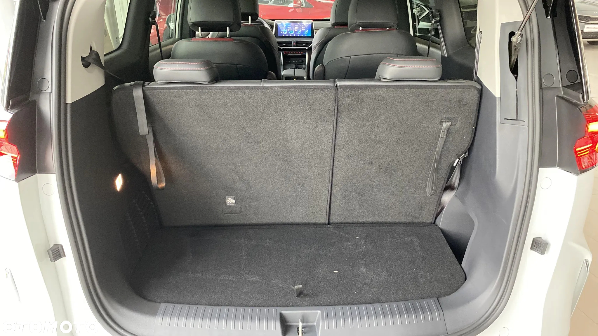 Maxus Euniq 5 - 16