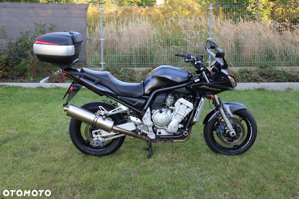Yamaha FZS - 2