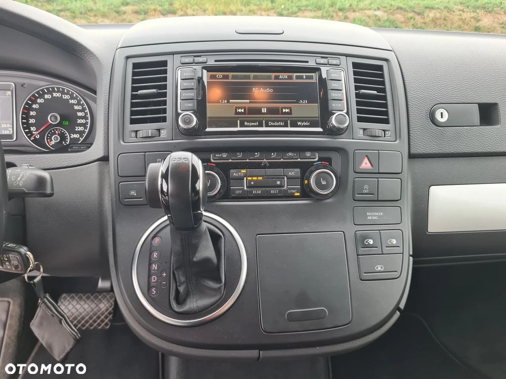 Volkswagen Multivan - 16