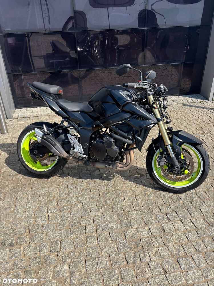 Suzuki GSR - 1