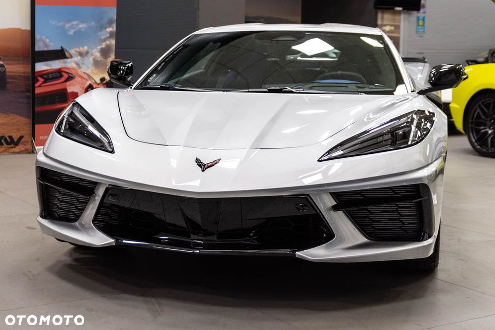 Chevrolet Corvette - 4