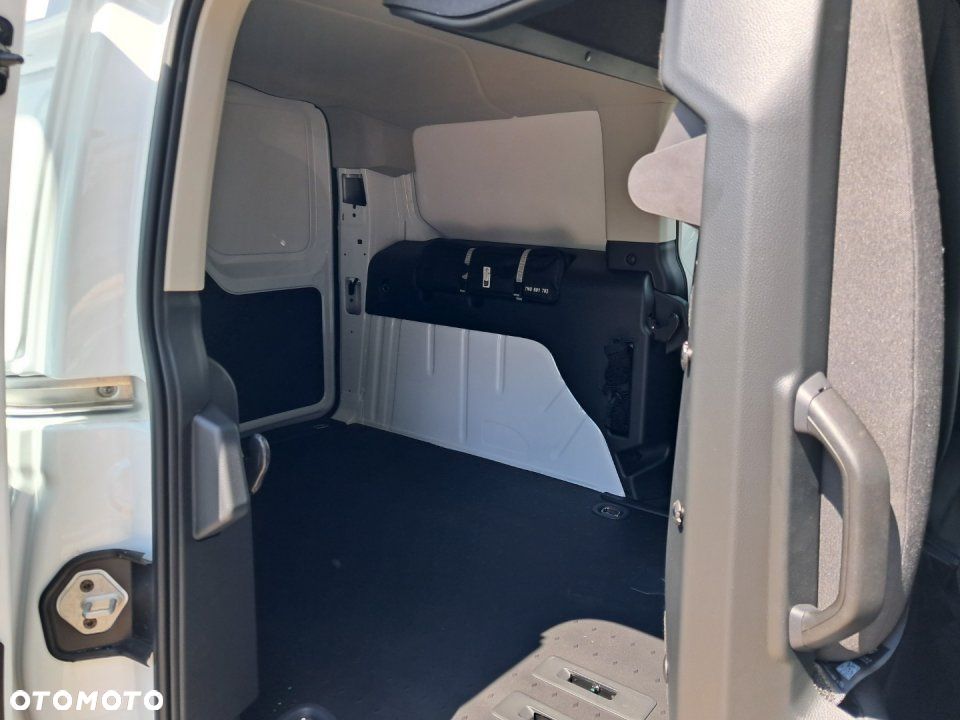 Ford Transit Connect - 13