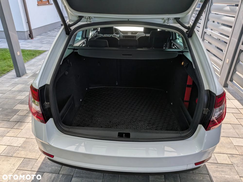Skoda Octavia 1.5 TSI ACT Style DSG - 9