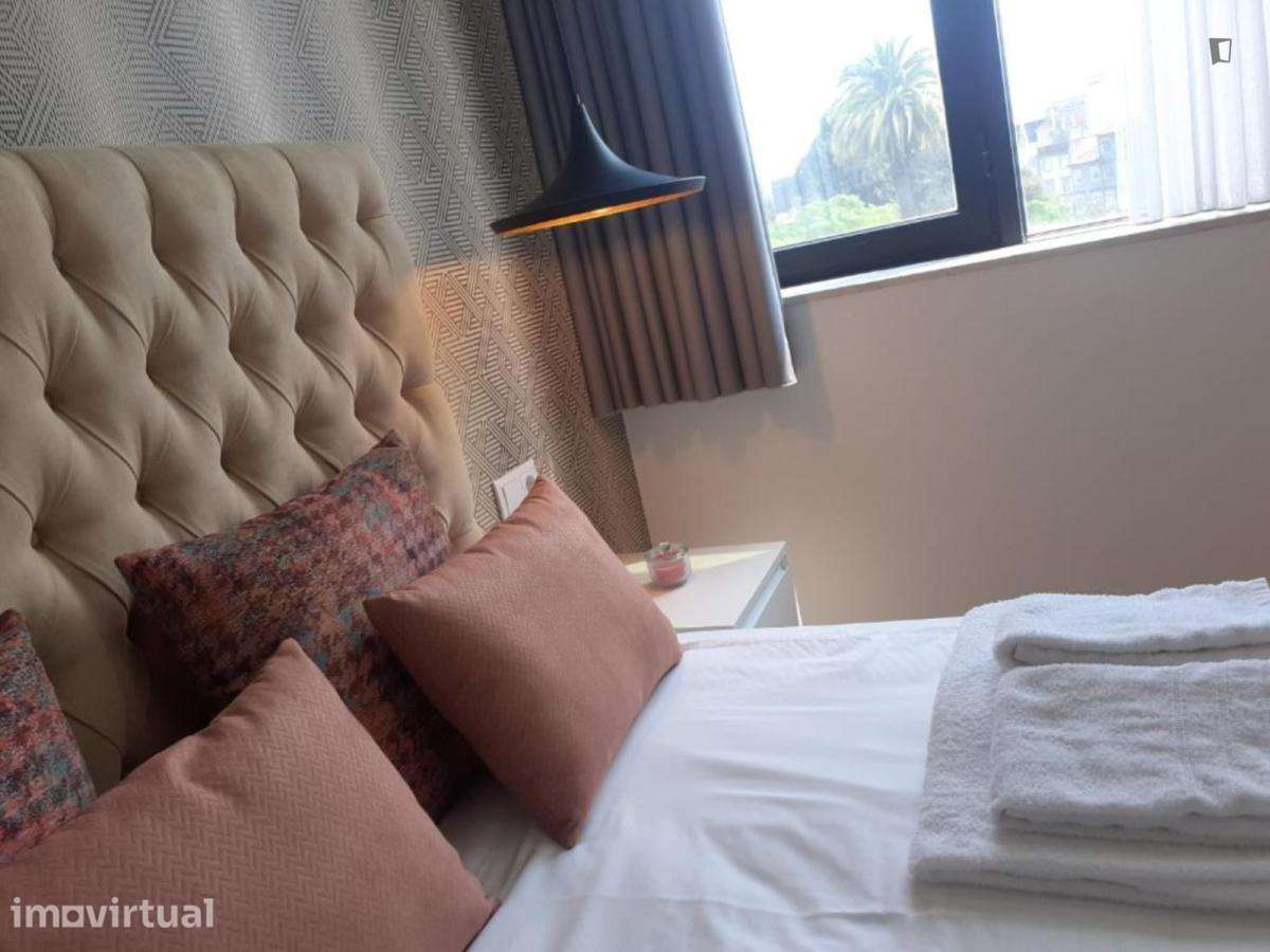 Apartamento com 3 quartos - localizado em Cedofeita Porto - Grande imagem: 2/10