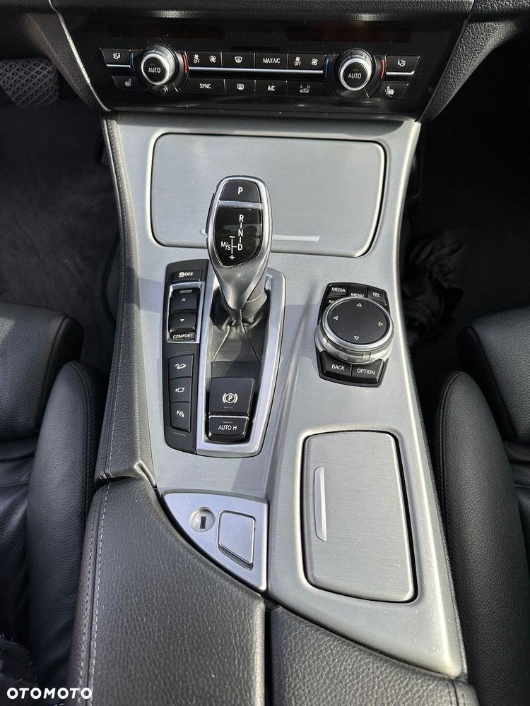 BMW Seria 5 530d xDrive Touring Sport-Aut - 31