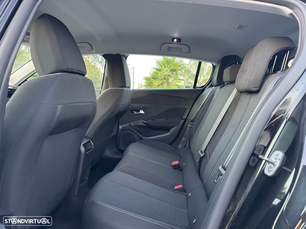 Peugeot 308 1.2 PureTech Allure Pack EAT8 - 31