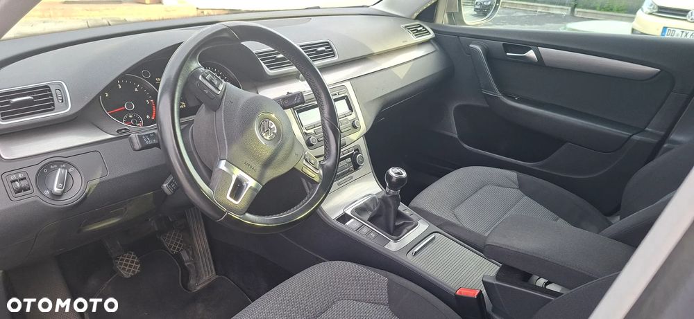 Volkswagen Passat 1.6 TDI BlueMotion - 27