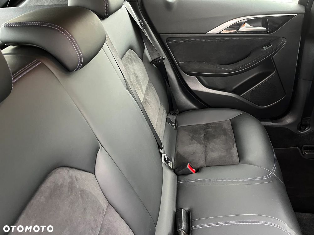 Infiniti Q30 - 34