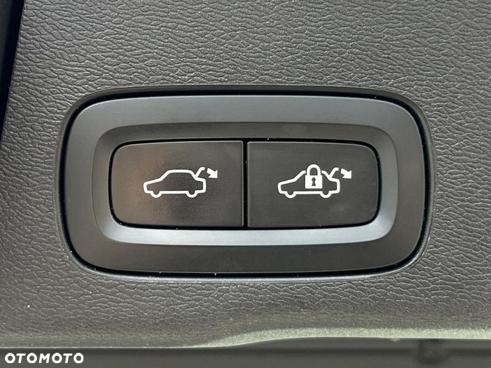 Volvo XC 60 - 30
