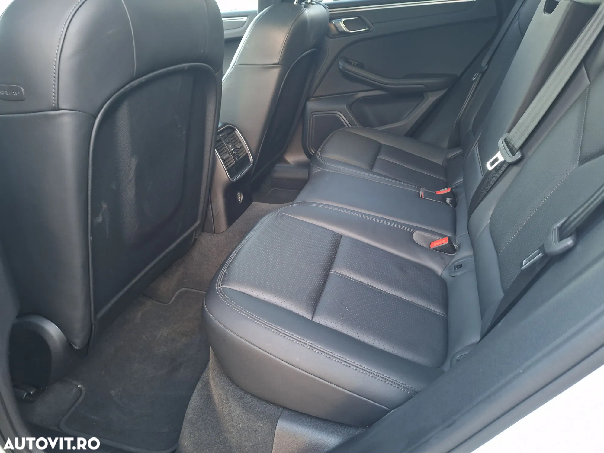 Porsche Macan - 11