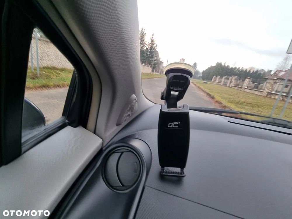 Toyota Yaris 1.3 Sol - 28