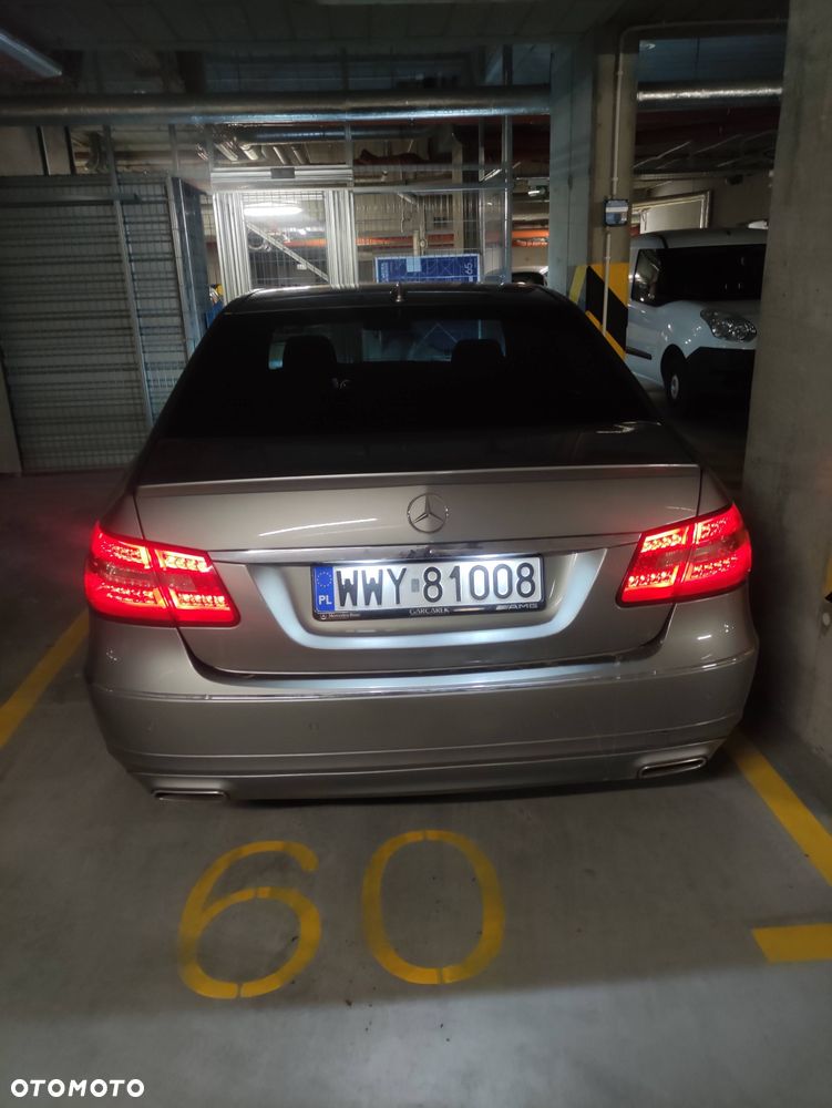Mercedes-Benz Klasa E 220 CDI BlueEff Avantgarde - 32