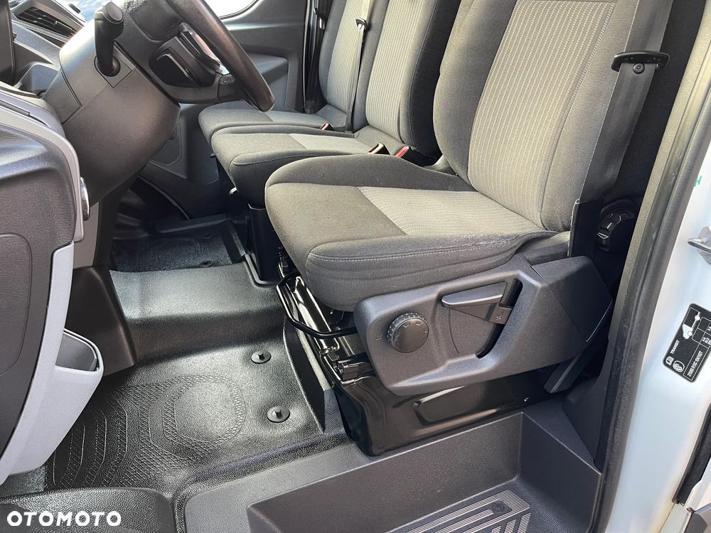 Ford Custom L2H1 - 20