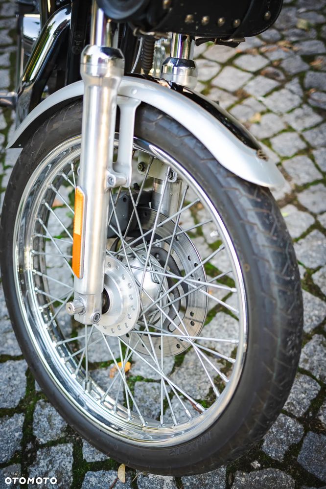 Harley-Davidson Sportster Custom 1200C - 4