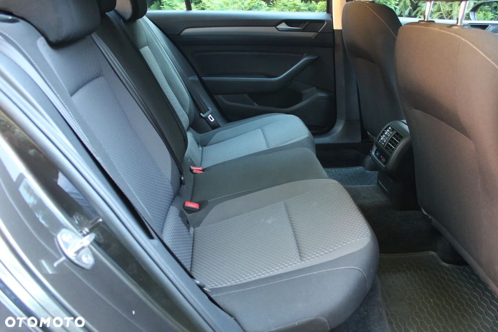 Volkswagen Passat 2.0 TDI BMT Comfortline - 12