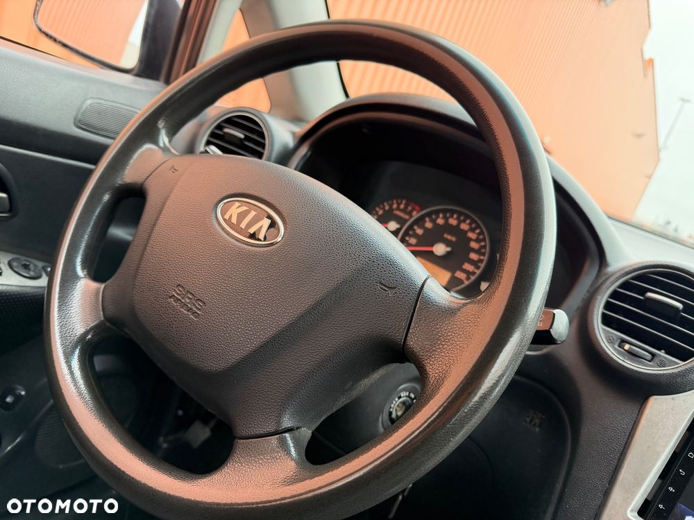 Kia Carens 2.0 EX - 11