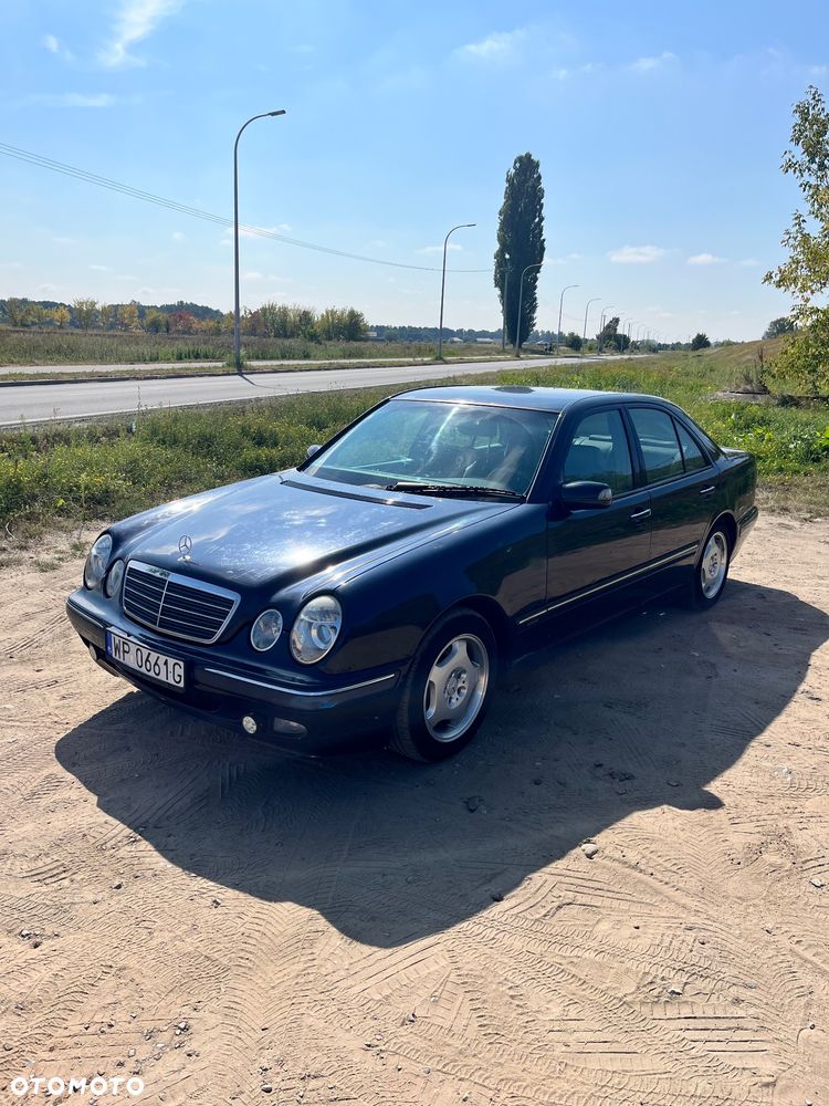 Mercedes-Benz Klasa E - 3