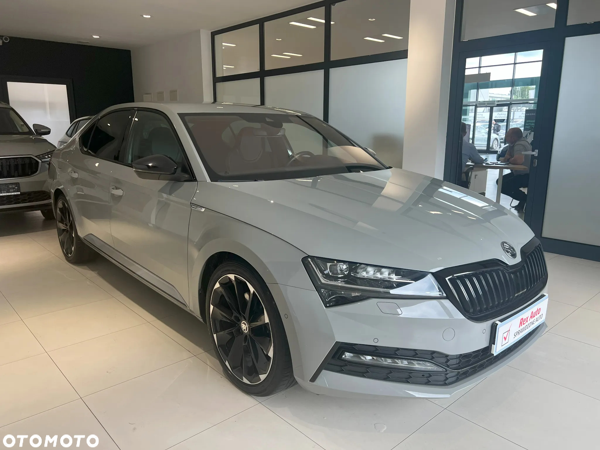 Skoda Superb 2.0 TDI SCR 4x4 Sportline DSG - 4