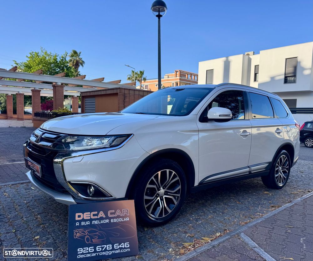 Mitsubishi Outlander 2.2 DI-D Instyle Navi Black Edition - 2