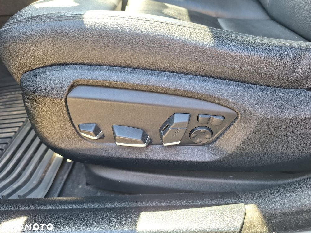 BMW Seria 5 525d xDrive Luxury Line - 2