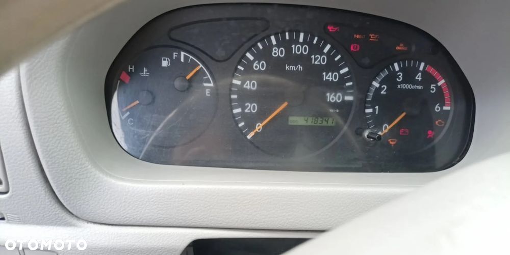 Toyota DYNA - 10